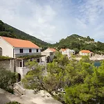 Hazdovac Bed & Breakfast 3*