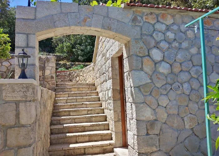 Hazdovac Bed & Breakfast Kozarica